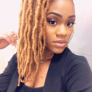 Meet your Posher, Alexis